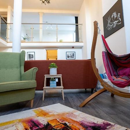 Stunning Mezzanine Apartment Near City Centre Cardiff Esterno foto