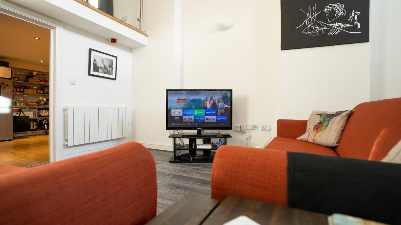 Stunning Mezzanine Apartment Near City Centre Cardiff Esterno foto