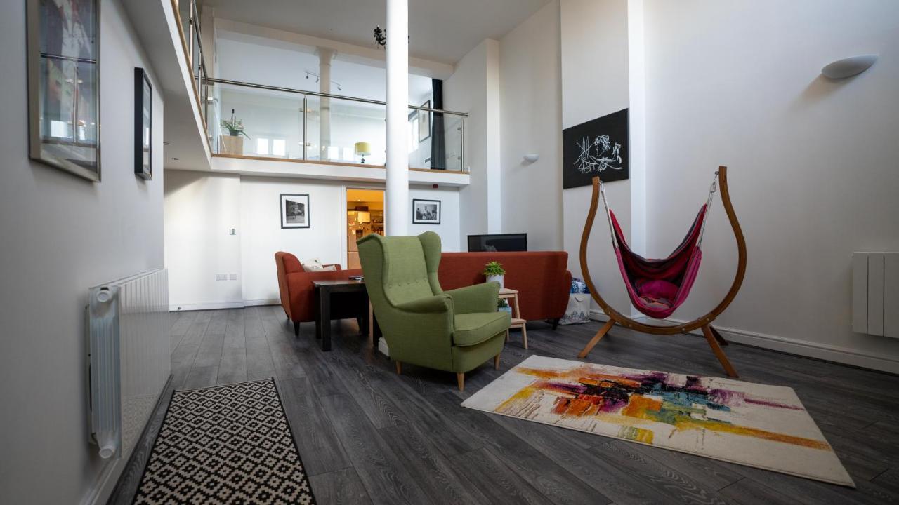 Stunning Mezzanine Apartment Near City Centre Cardiff Esterno foto