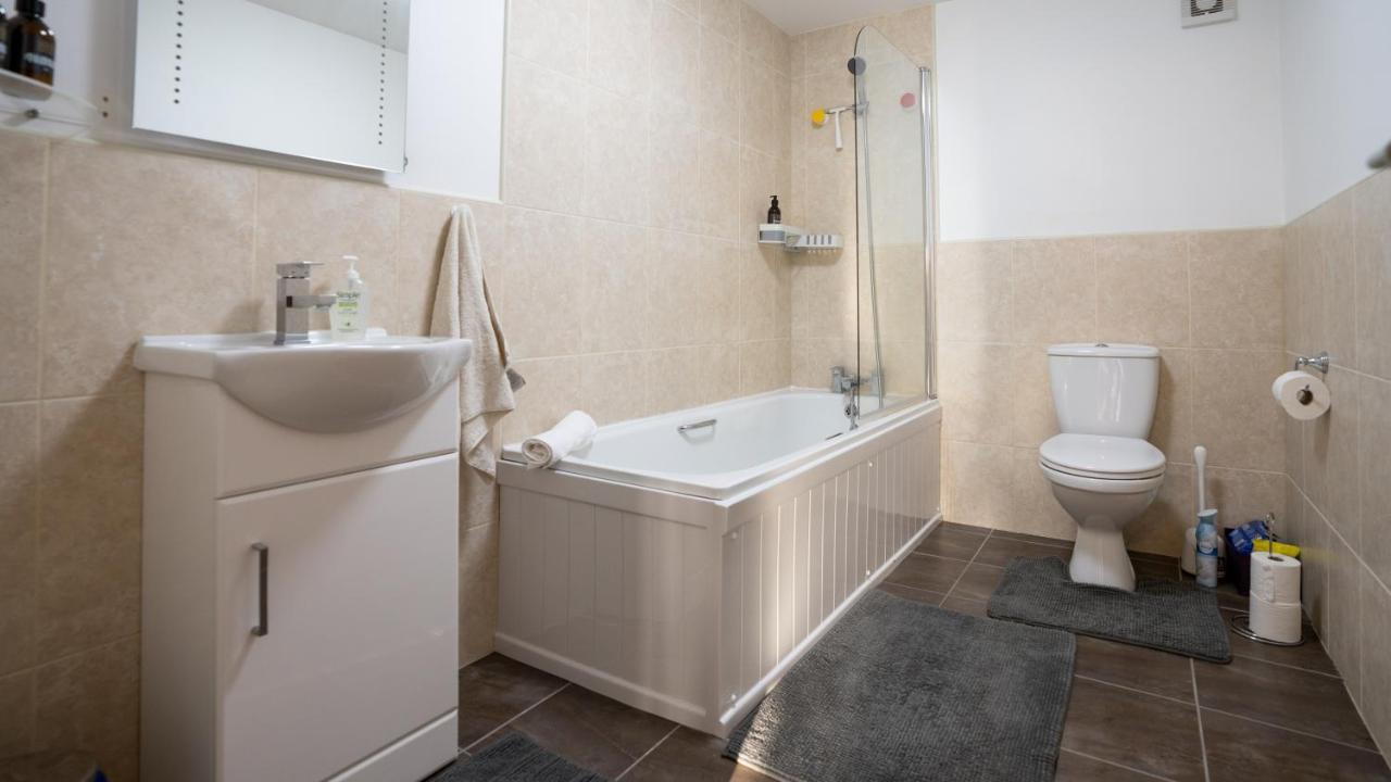Stunning Mezzanine Apartment Near City Centre Cardiff Esterno foto