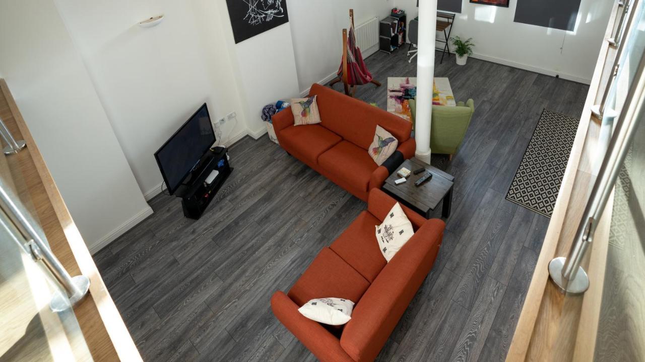 Stunning Mezzanine Apartment Near City Centre Cardiff Esterno foto