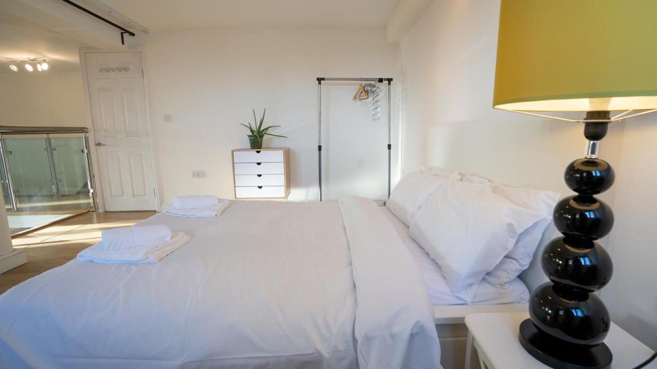 Stunning Mezzanine Apartment Near City Centre Cardiff Esterno foto